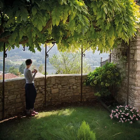 Alquaranta Bed & Breakfast *